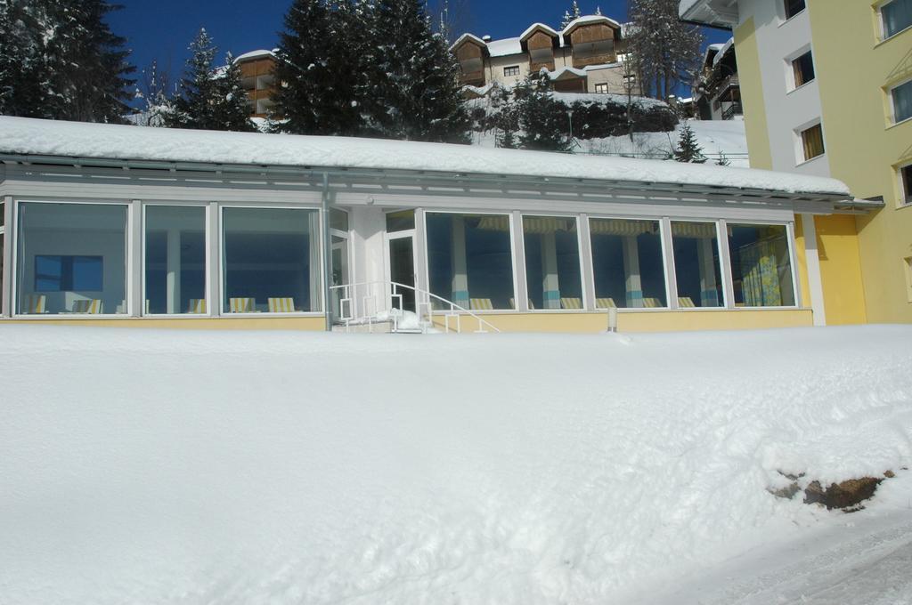 Sonnenhotel Zaubek Treffen Exterior photo