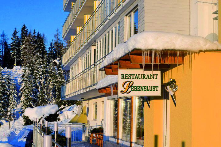 Sonnenhotel Zaubek Treffen Exterior photo